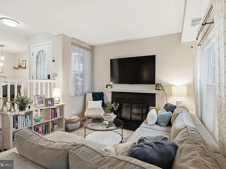 2807 S Woodrow St #B-1 — Photo 11