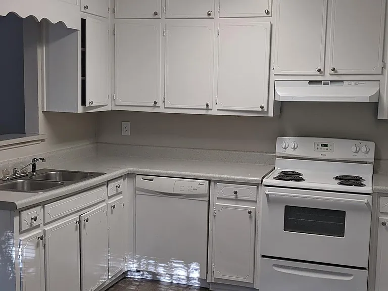 5507 Estates Ct — Photo 3