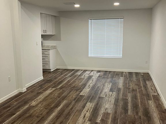 3rd image of 610 12th St W
