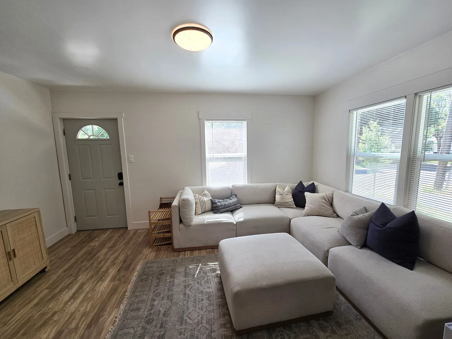 2 bed, $525 — Photo 2