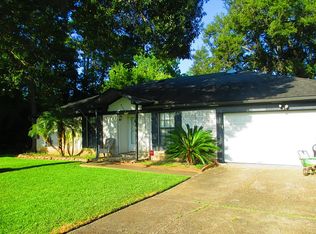 5019 Bayou Dr, Dickinson, TX 77539