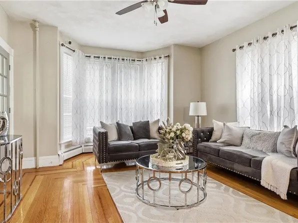 122 Perry St, Central Falls, RI 02863
