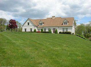 27 Hamlet Hill Rd, Pomfret Center, CT 06259