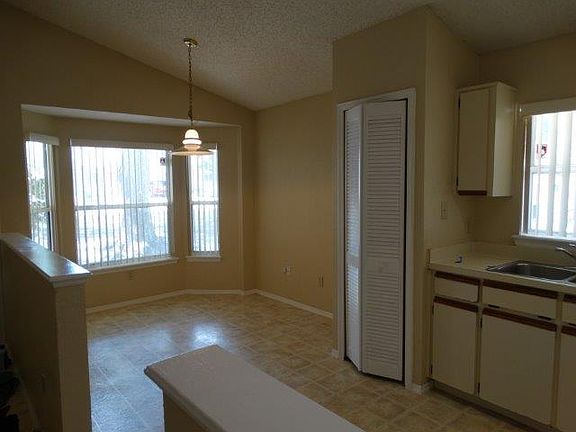 3rd image of 781 Dacoma Ct