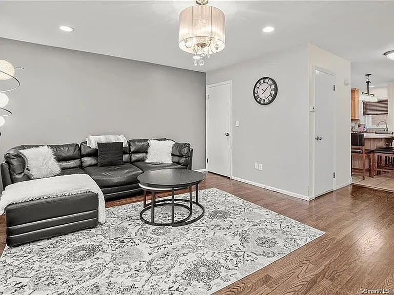 133 Seemans Ln #7 — Photo 1
