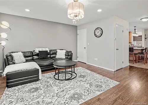 133 Seemans Ln #7 Photo 1