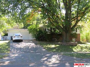 5835 L St, Lincoln, NE 68510