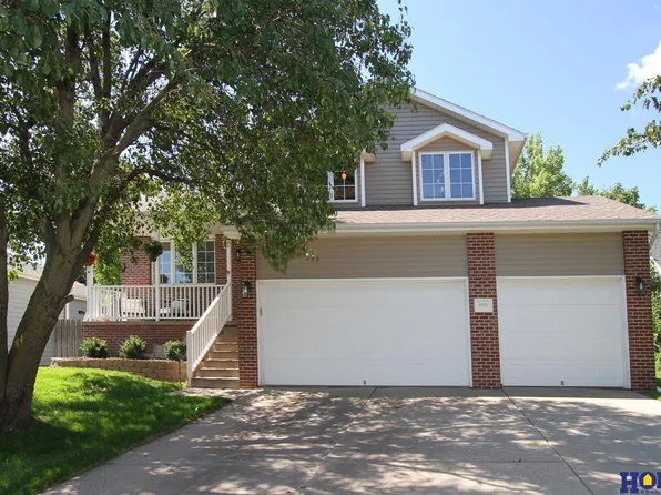 8025 Hanna Pointe Pl, Lincoln, NE 68516