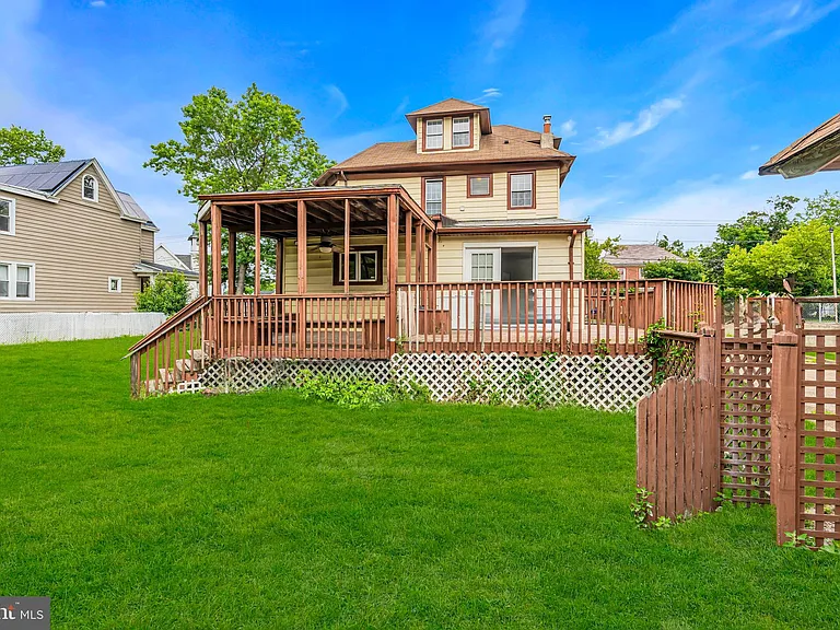 224 E Washington St — Photo 25