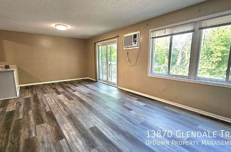 13870 Glendale Trl — Photo 4