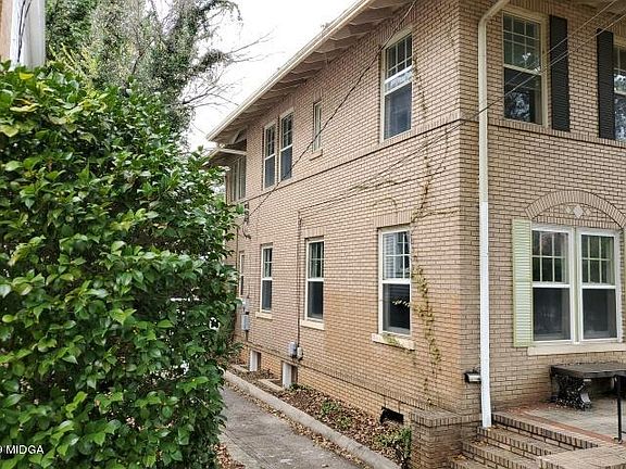 2nd image of 2521 Vineville Ave