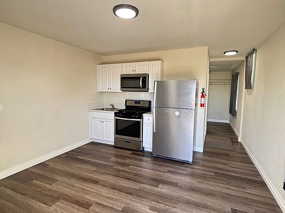 4th image of 1575 Skyline Dr