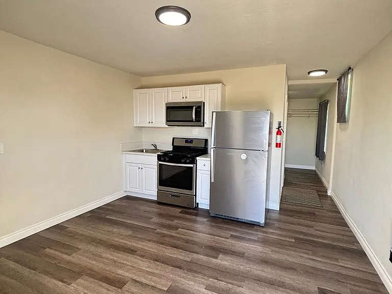 1575 Skyline Dr — Photo 4