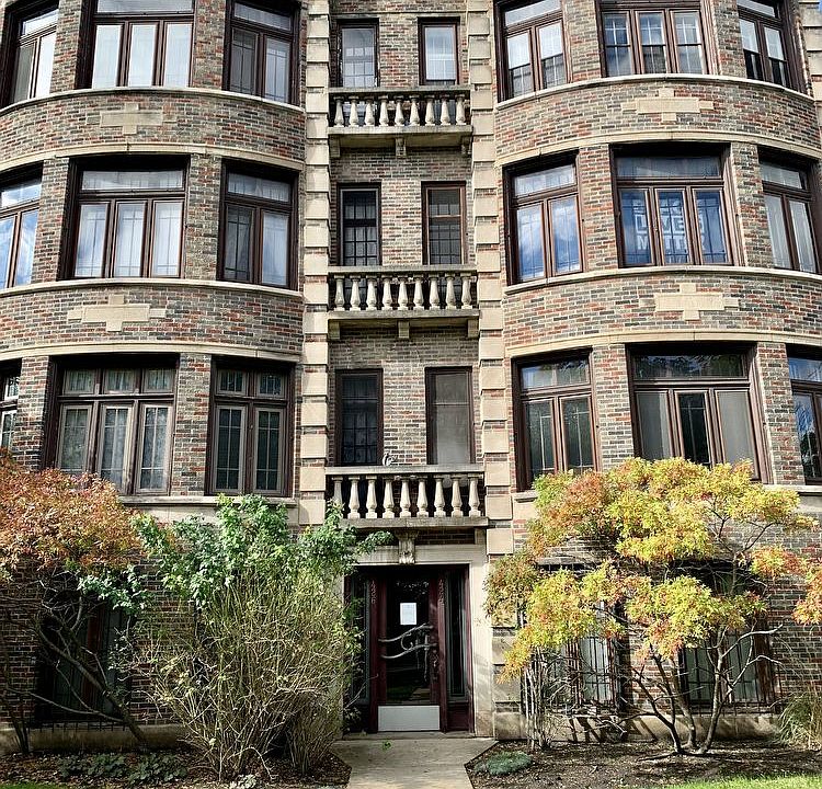 1st image of 426 S Austin Blvd APT 3S