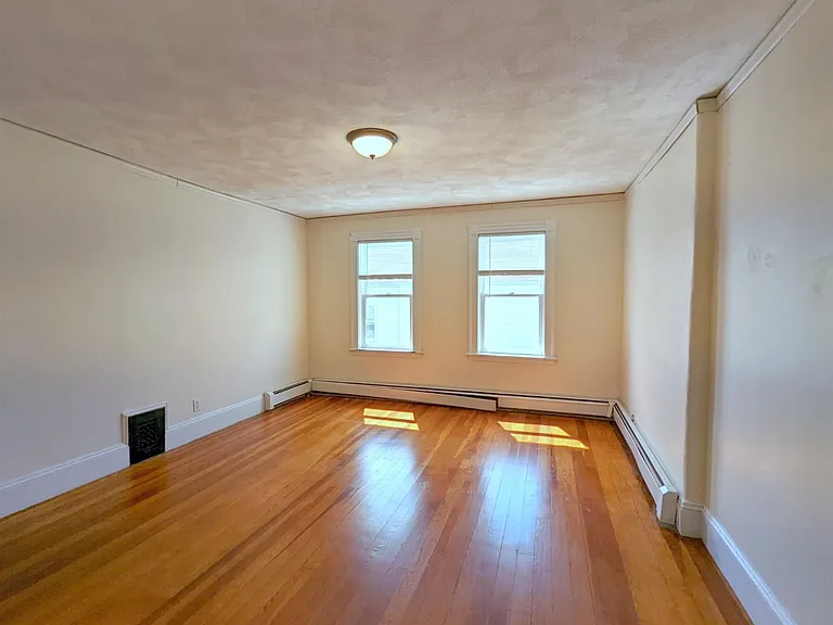 15 Hill St #3 — Photo 6