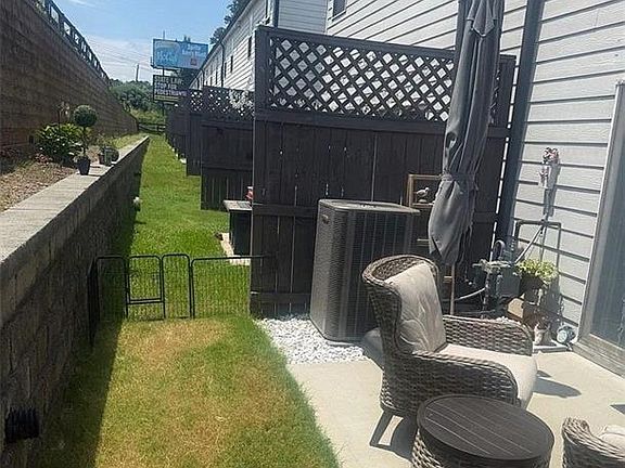 3rd image of 5542 Plain Field Ln