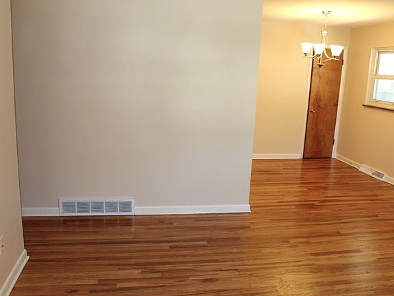 4th image of 326 Pineview Dr