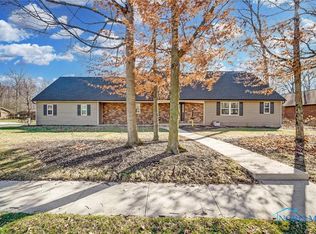 2722 Foxfire Ln, Findlay, OH 45840