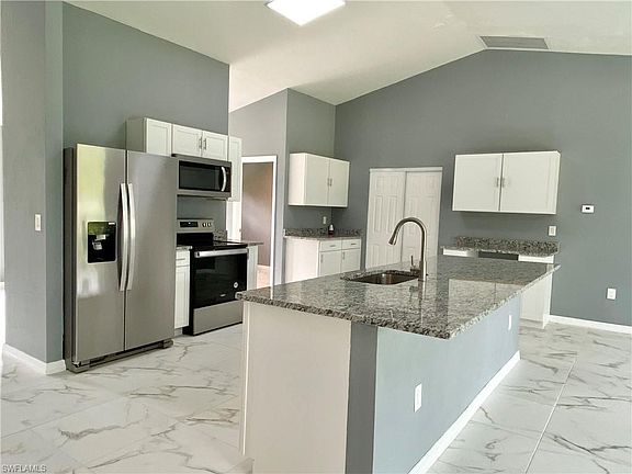 5th image of 2900 Ida Ave N Unit 8