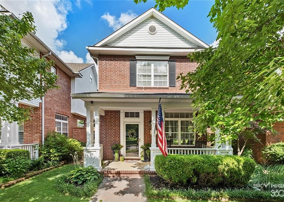 1st image of 572 Founders Park Dr W