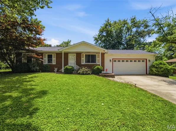 116 Appletree Ln, Glen Carbon, IL 62034