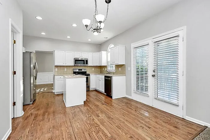 9101 Dartington Ln — Photo 13