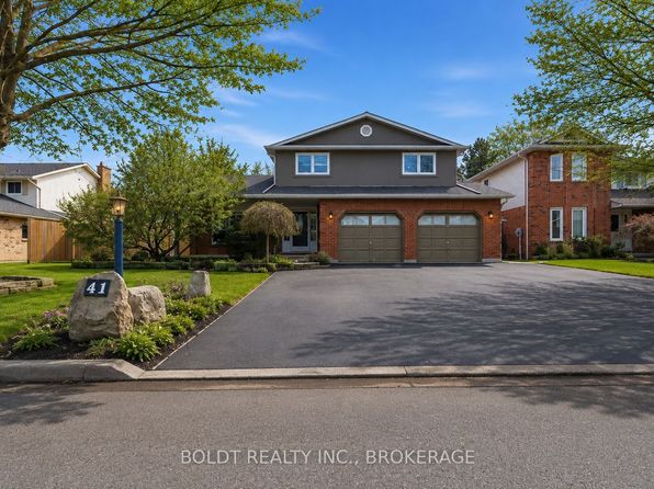 41 Farmington Dr, Saint Catharines, ON L2S 3G1