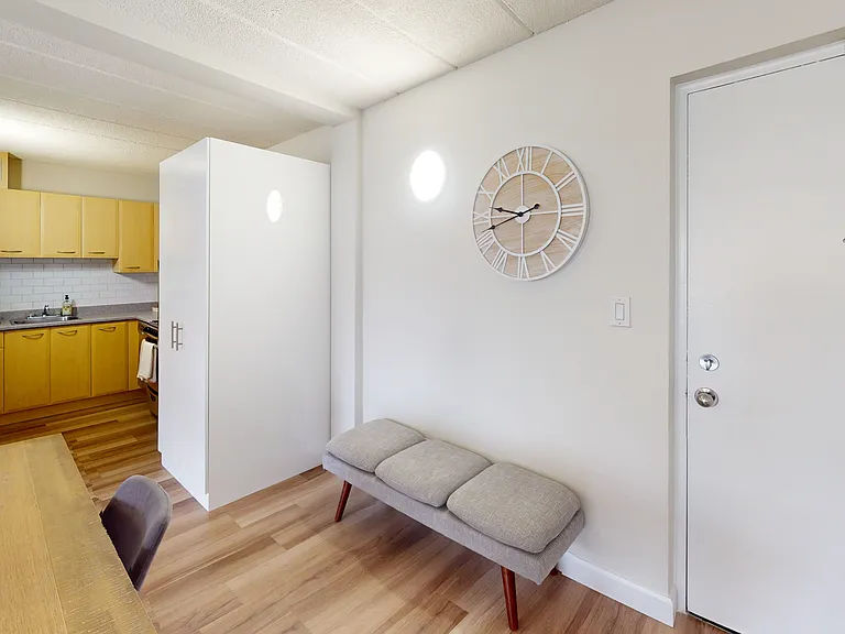218 Maclaren St — Photo 8