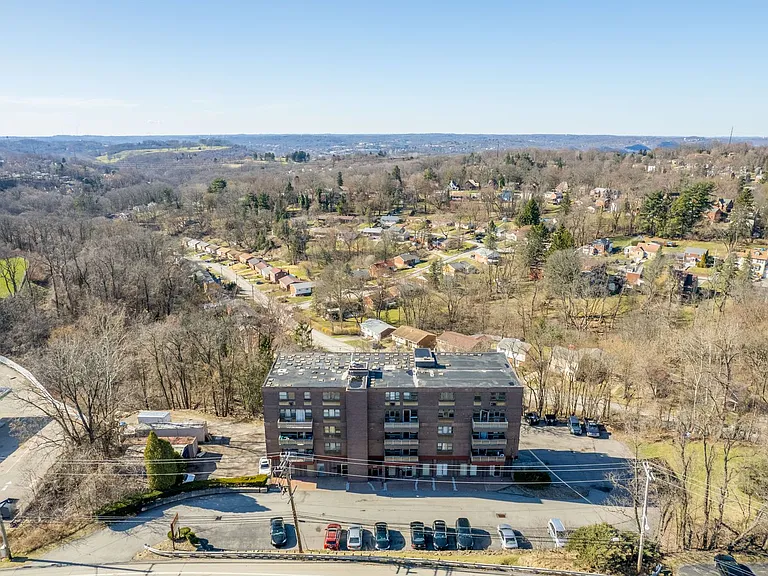 Penn Towers Apartments — Photo 12