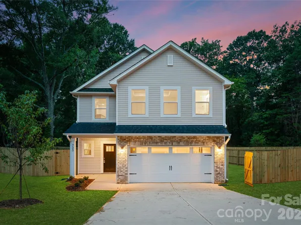 539 Dawn Cir, Charlotte, NC 28213