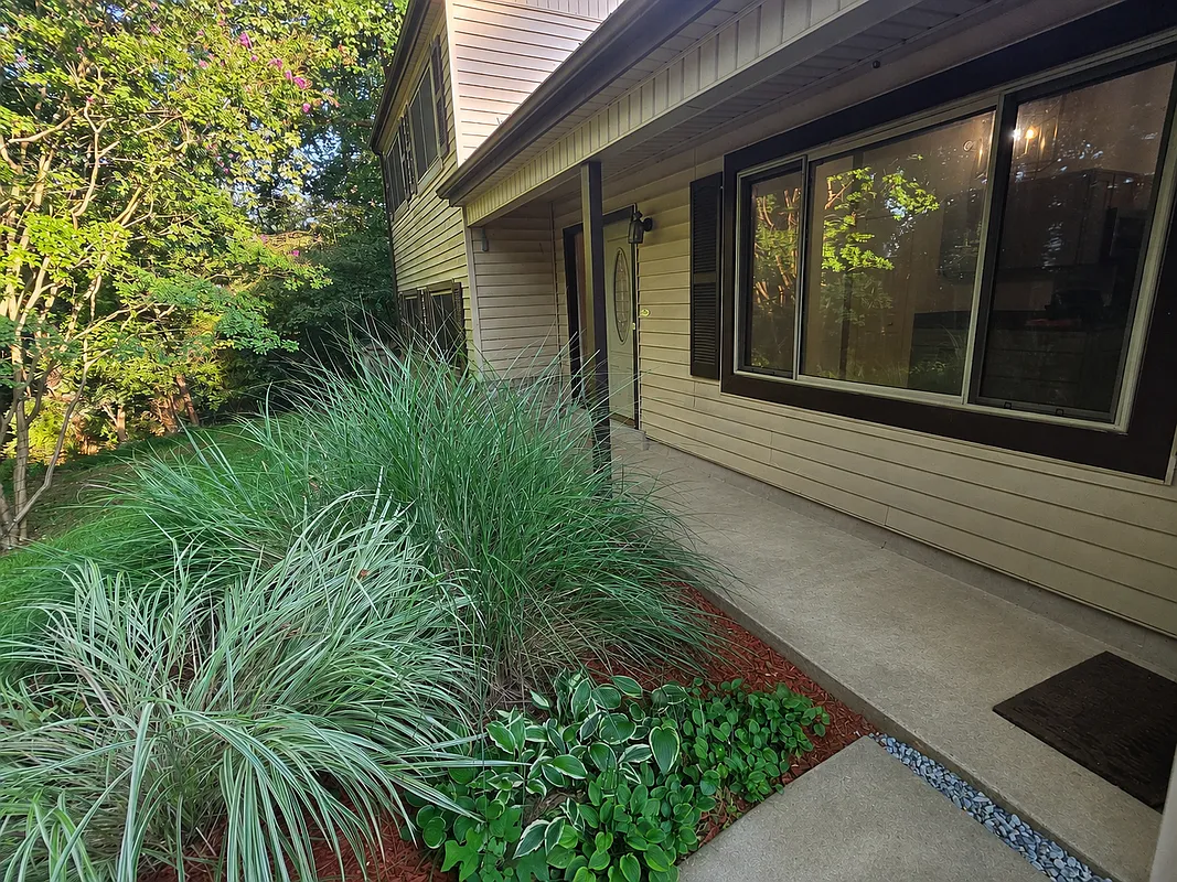 5 bed, 3.0 bath, 1952 sqft, $3,350 — Photo 1