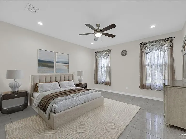 3817 Santa Fe St — Photo 11