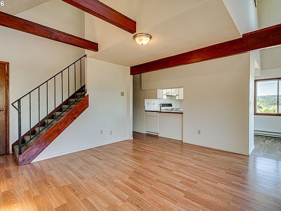 3rd image of 135 Date St