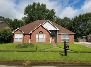 2241 Country Club Dr, La Place, LA 70068