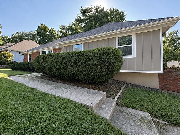 2nd image of 7504 Overton Ave