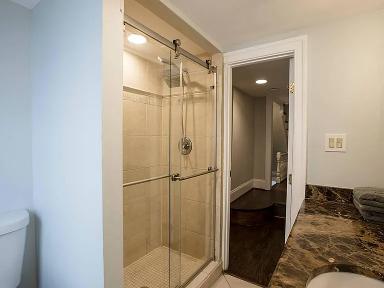 1220 Bank St NW — Photo 30