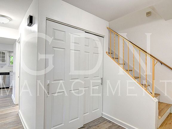 3rd image of 589 Wilson Dr
