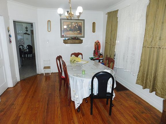3rd image of 1633 S 47th Ct