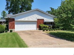 734 Apricot Dr, Saint Charles, MO 63301