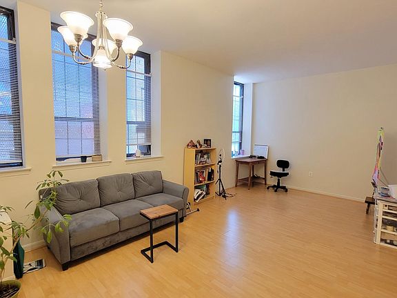5th image of 1011 Hunter St Unit D-1