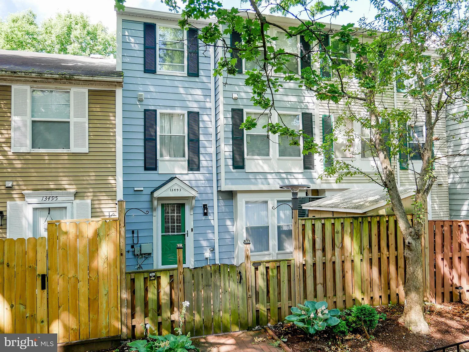 3 bed, 2.5 bath, 1604 sqft, $2,400 — Photo 1