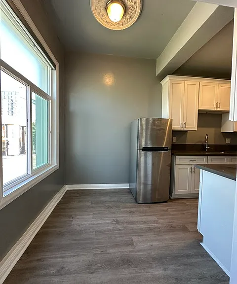3109 W 6th St #7 — Photo 2