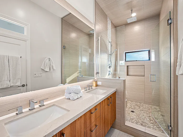 2925 Upshur St — Photo 14