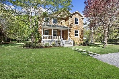 3rd image of 28 Crescent St