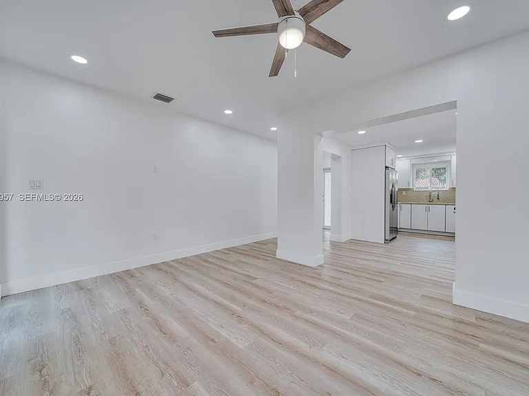 4345 SW 5th Ter — Photo 4