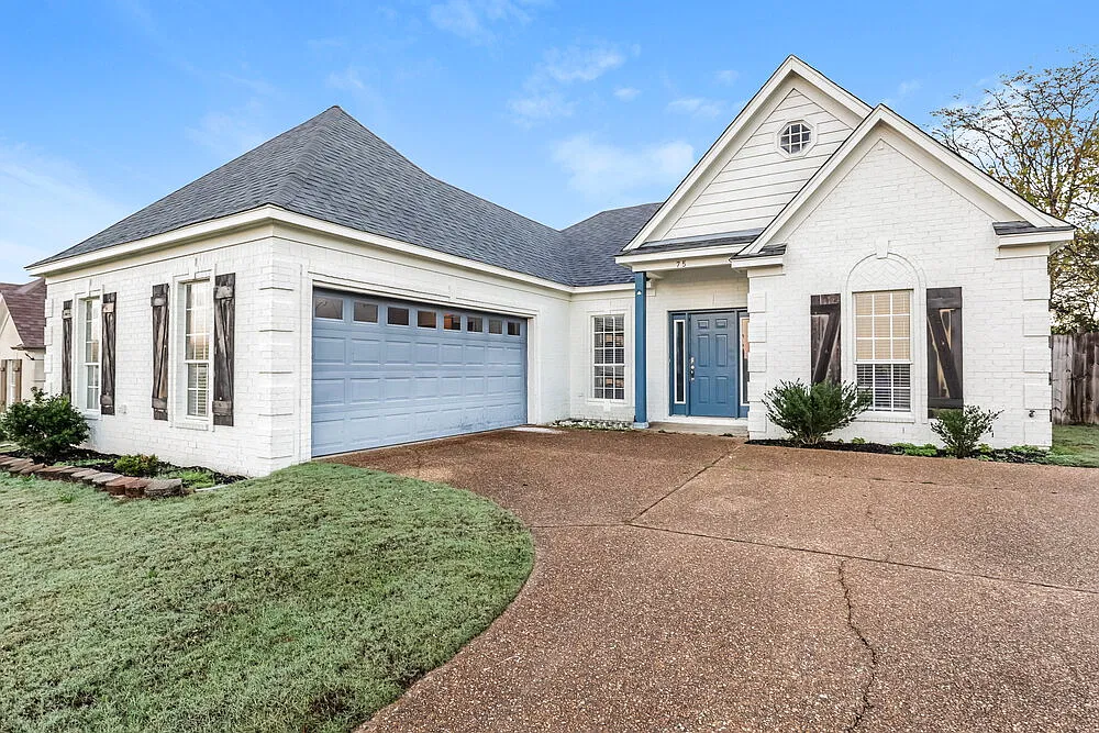 3 bed, 2.0 bath, 1336 sqft, $1,760 — Photo 3