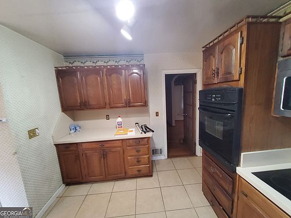 5th image of 264 Peyton Rd SW