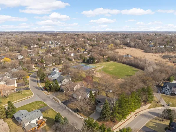 17541 Rustic Hills Dr, Eden Prairie, MN 55346