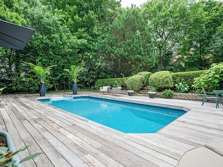 1407 Merry Ln — Photo 14