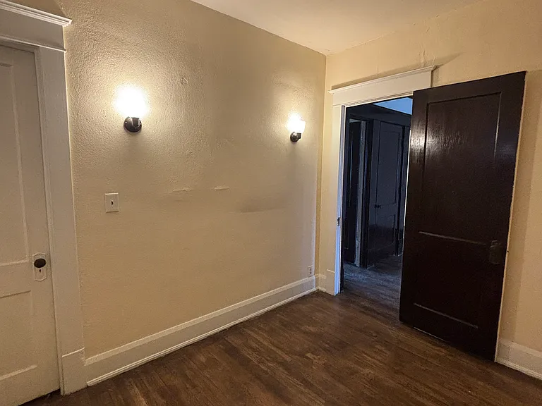 2132 Broadway St #1 — Photo 10